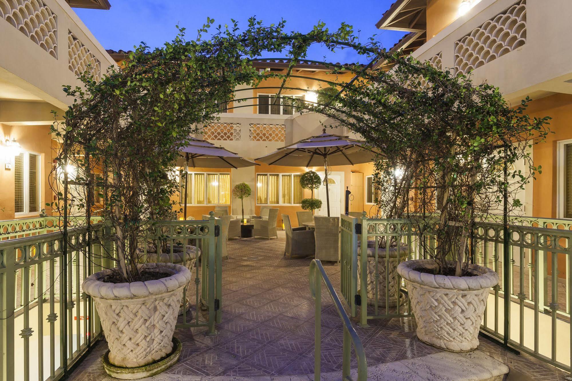 Sun Harbour Boutique Hotel Bal Harbour Exterior foto